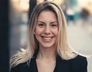 Sarah W. – California, USA